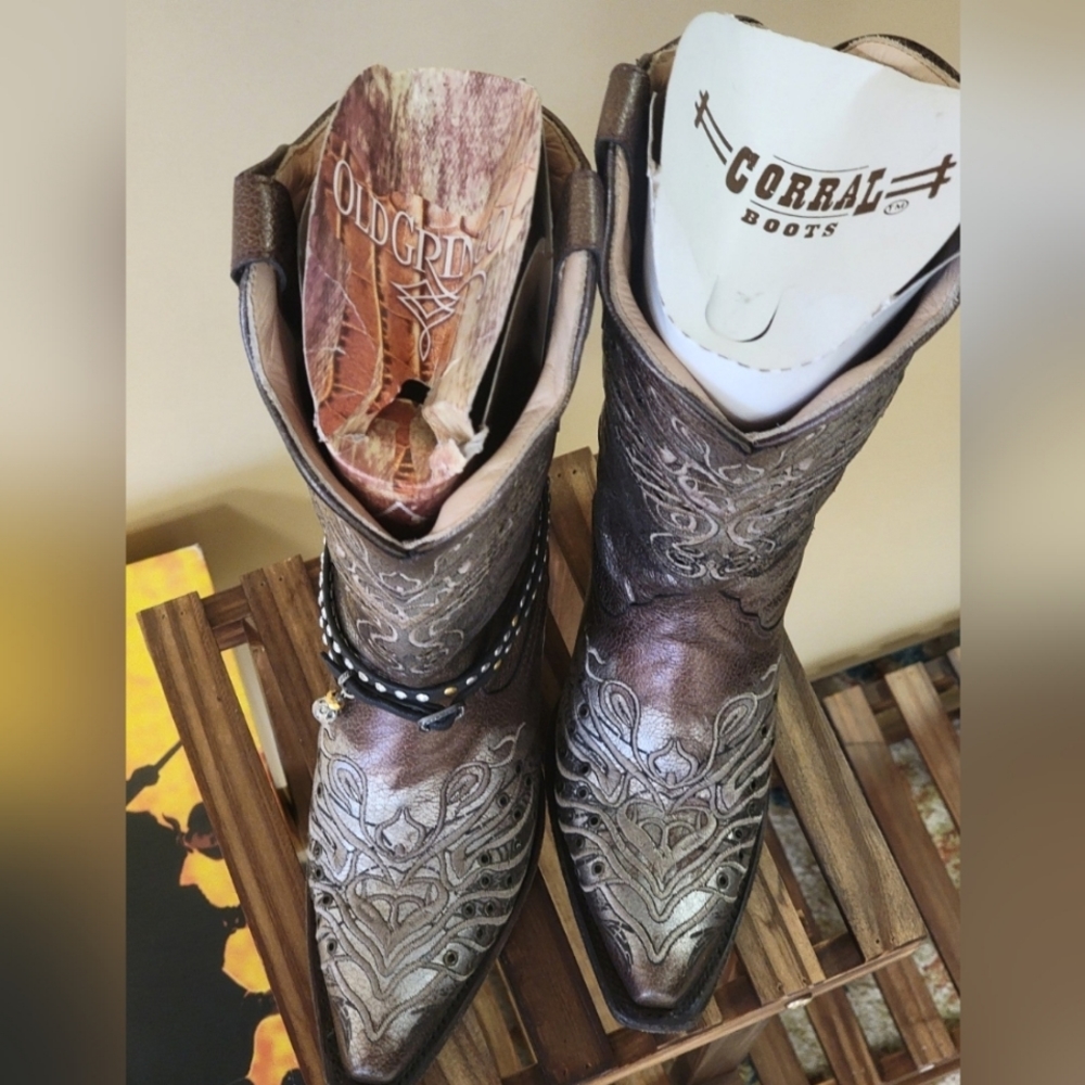 Corral women's leather boots, metallic bronze,  brown embroidery, size 7.